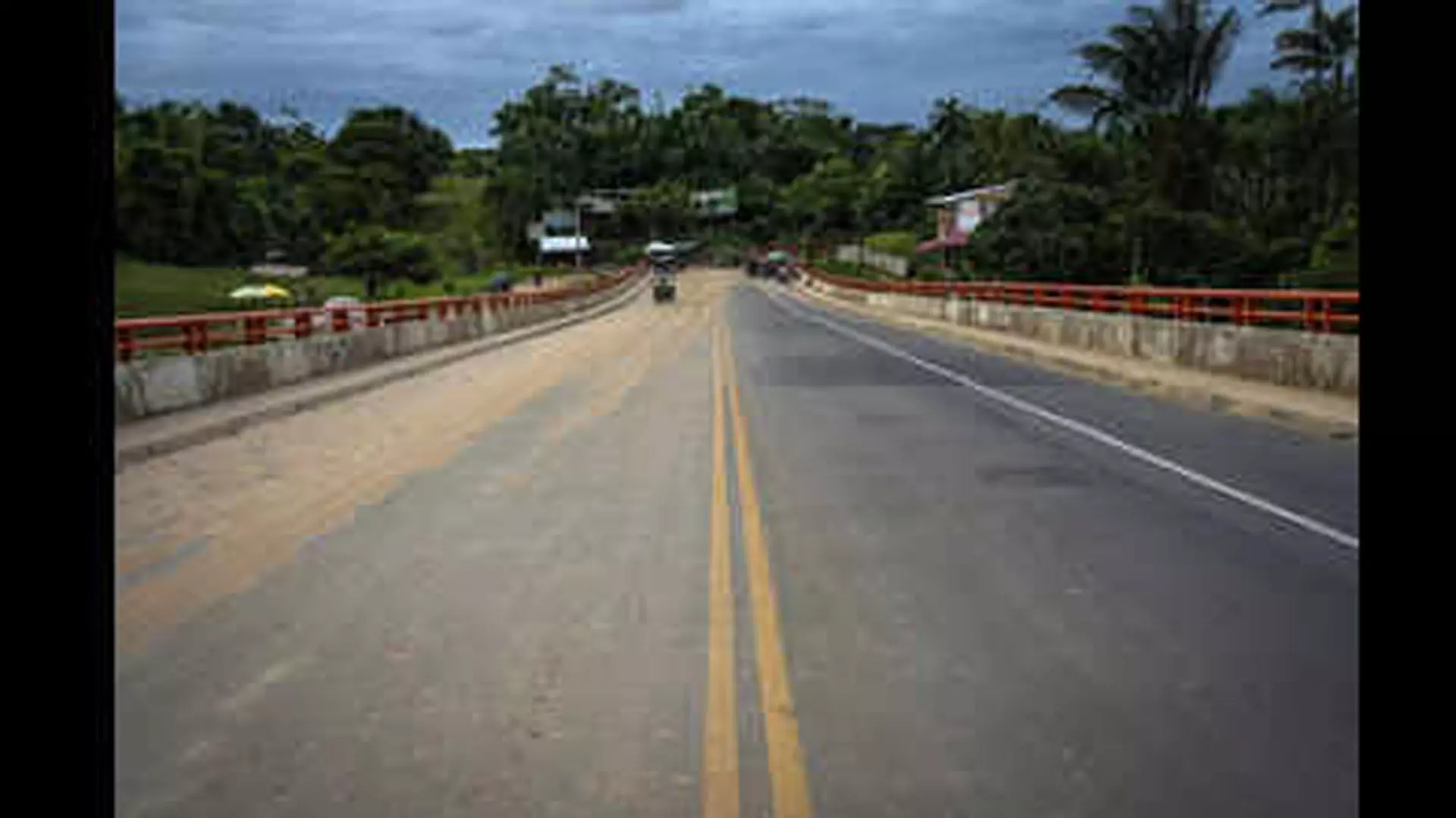 Tripura News: पुल निर्माण में देरी को लेकर त्रिपुरा के ग्रामीणों ने पंचायत प्रमुख और सचिव को बंधक बनाया