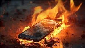 phone exploded : फोन फटने से पहले देता है ये संकेत,यहाँ जाने वरना हो सकता है बड़ा नुकसान