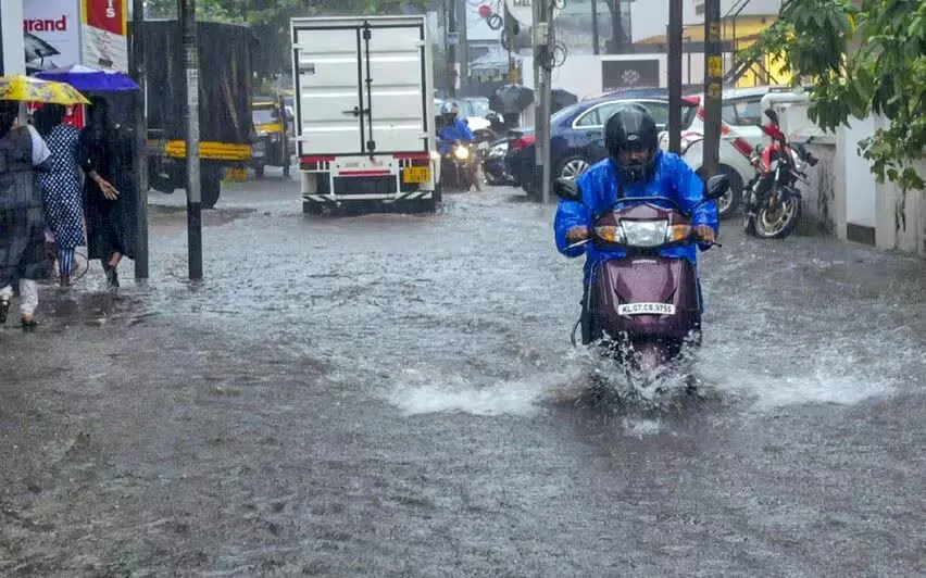 KERALA NEWS : आईएमडी ने केरल में भारी बारिश की चेतावनी दी