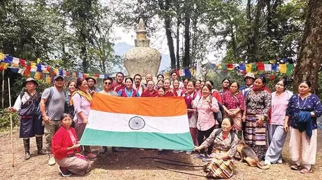 Arunachal : चोर्टेन में यूनिवर्सल स्मोक प्रेयर डे समारोह का आयोजन किया गया