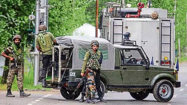 Jammu and Kashmir : जम्मू कश्मीर उरी में भारतीय सेना के ‘घुसपैठ विरोधी अभियान’ में एक आतंकवादी मारा गया
