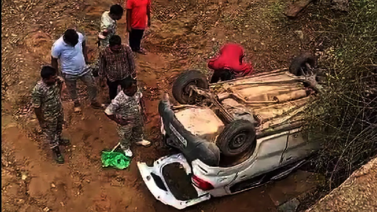 Raipur माना के 5 लोग कांकेर में घायल, कार हादसे का शिकार