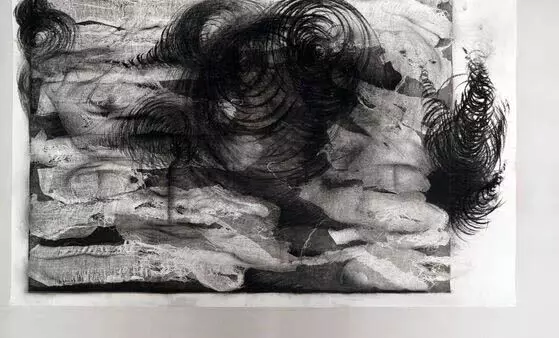 Life Style : कलाकार बैपटिस्ट कोएलो ने युद्ध और पट्टियों का रूपक के रूप में उपयोग किया
