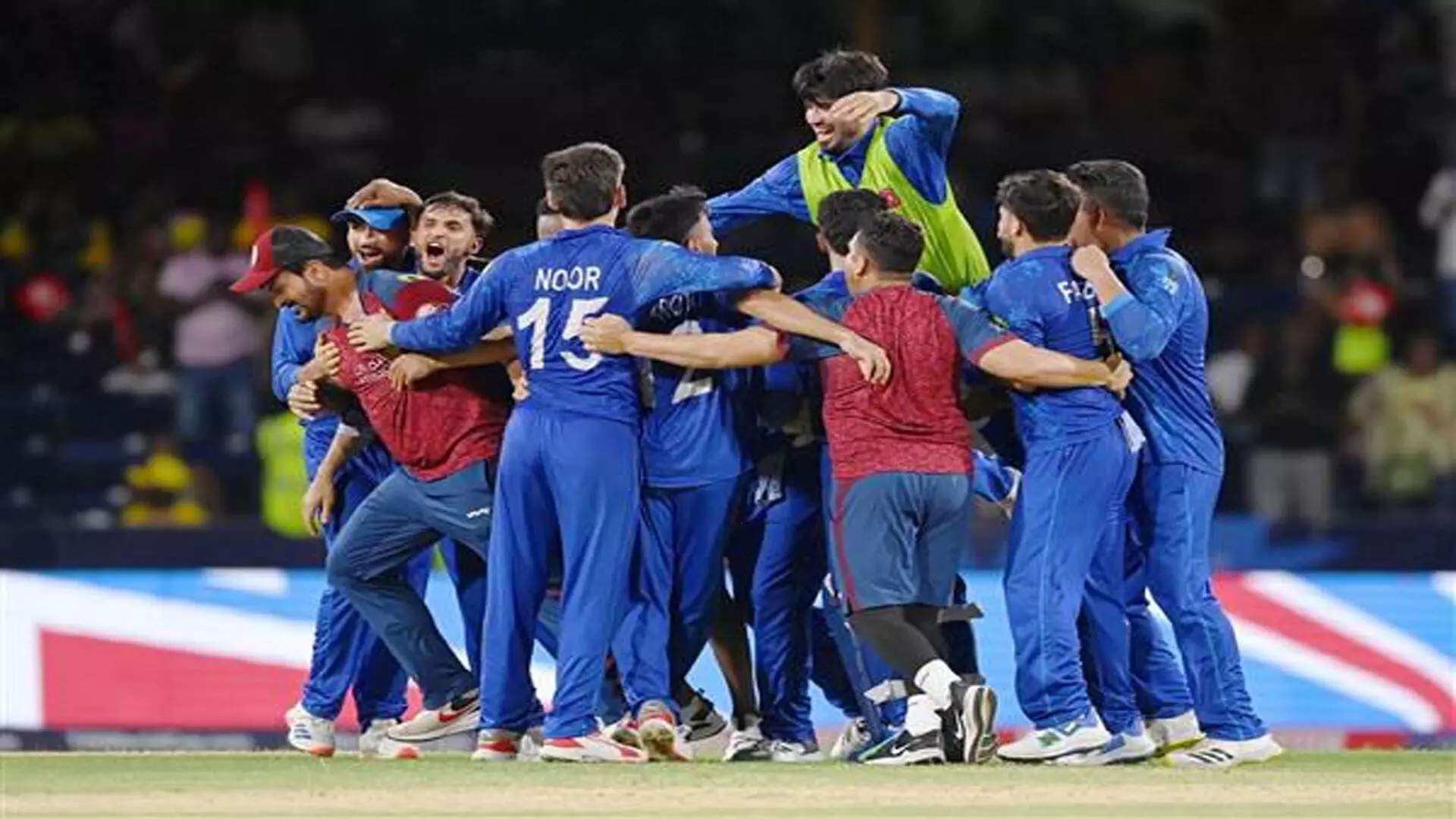T20 World Cup: अफगानिस्तान के खिलाड़ियों ने डीजे ब्रावो स्टाइल में मनाया जश्न, चैंपियन गाने पर किया डांस