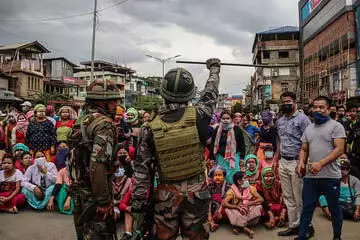 Manipur :  मणिपुर इंफाल में दो अशांत समुदायों के बीच फिर गोलीबारी