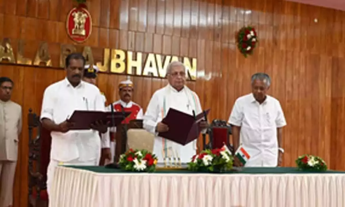 Kerala: माकपा के आदिवासी नेता केलू ने केरल के नए मंत्री के रूप में शपथ ली