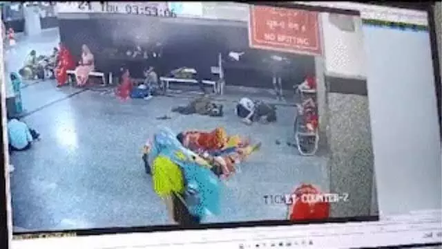New Delhi : राजौरी गार्डन बर्गर किंग हत्याकांड तौर पर हनीट्रैप में फंसने वाली लेडी डॉन कटरा रेलवे स्टेशन पर दिखी