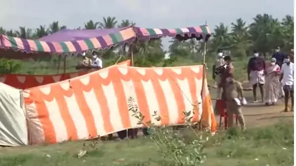 Tamil Nadu :  तमिलनाडु में जिला अधिकारियों ने बिना पोस्टमार्टम के दफनाए गए शवों को निकाला