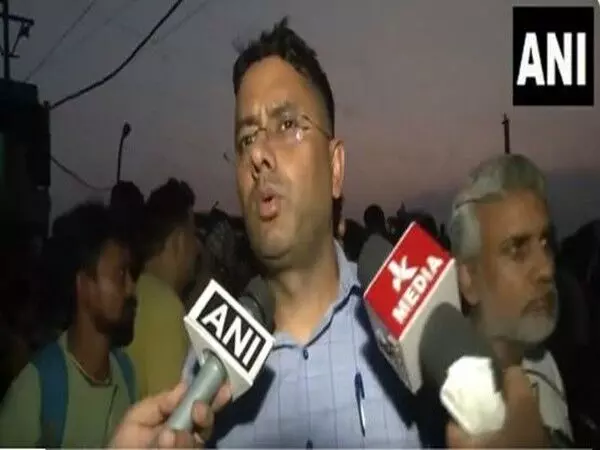 Jammu: अधिकारी ने कहा, आग रिहायशी इलाके तक नहीं पहुंची है