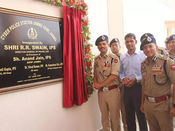 DGP ने जम्मू के बाग-ए-बाहु में साइबर पुलिस स्टेशन की नई इमारत का उद्घाटन किया