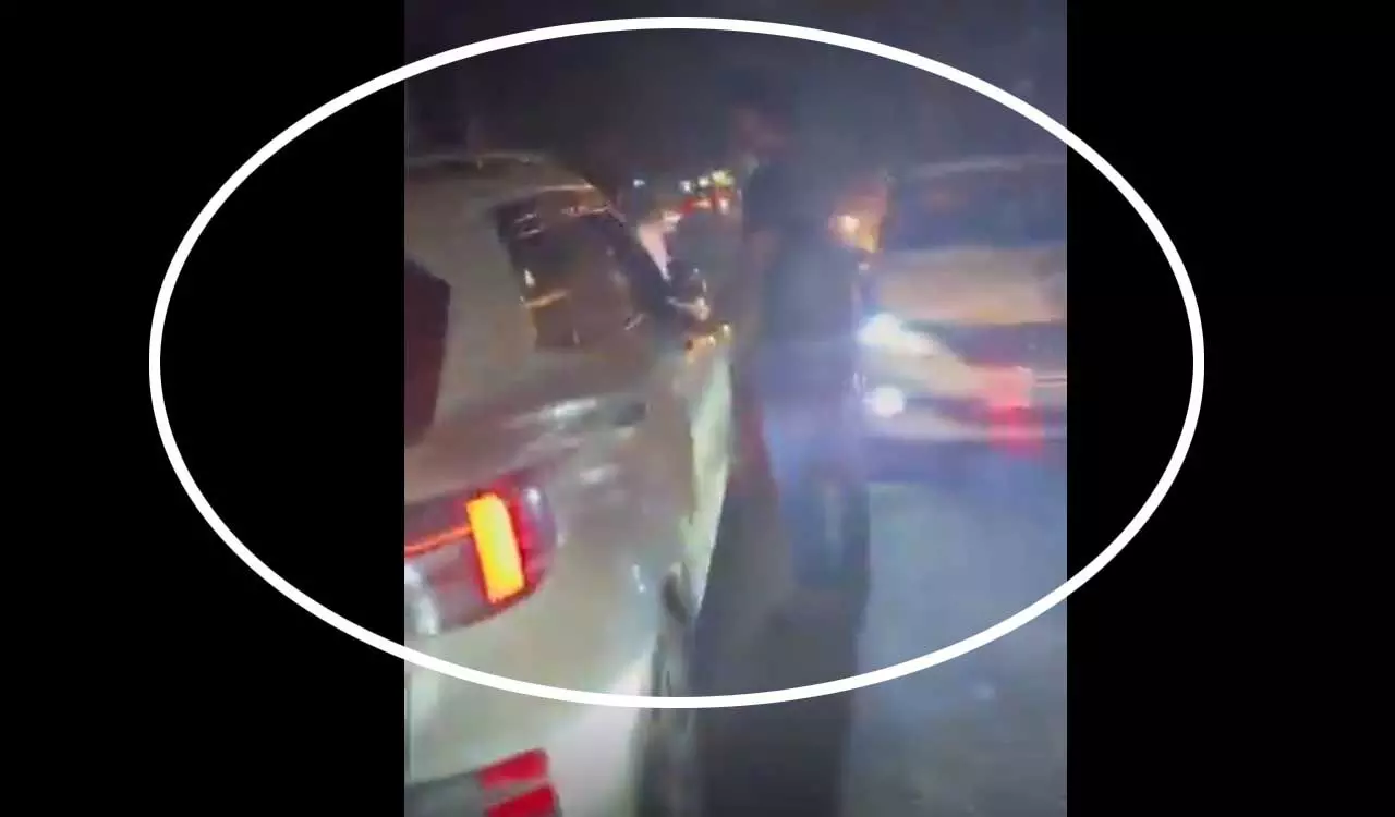 रोंगटे खड़े करने वाला मौत का LIVE वीडियो, कार सवार ने सिचाई विभाग के कर्मचारी को रौंदकर मार डाला