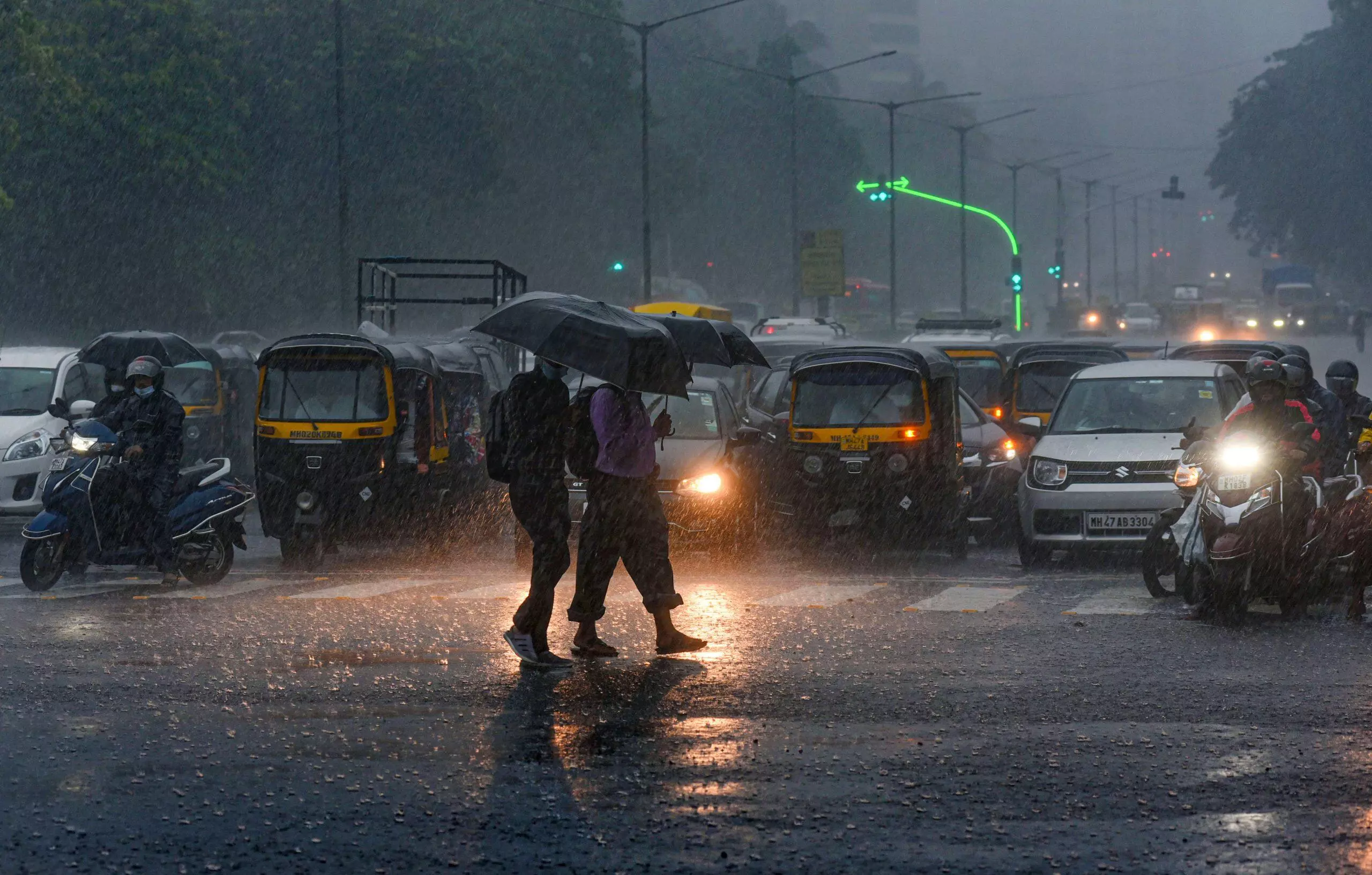 Weather : 13 से अधिक शहरों में कल से भारी बरसात की चेतावनी; यलो अलर्ट जारी