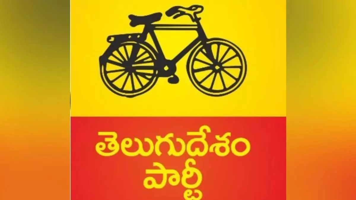 Andhra : क्या तेलुगु देशम पार्टी के कार्यालय झोपड़ी हैं, पूर्व विधायक ने पूछा