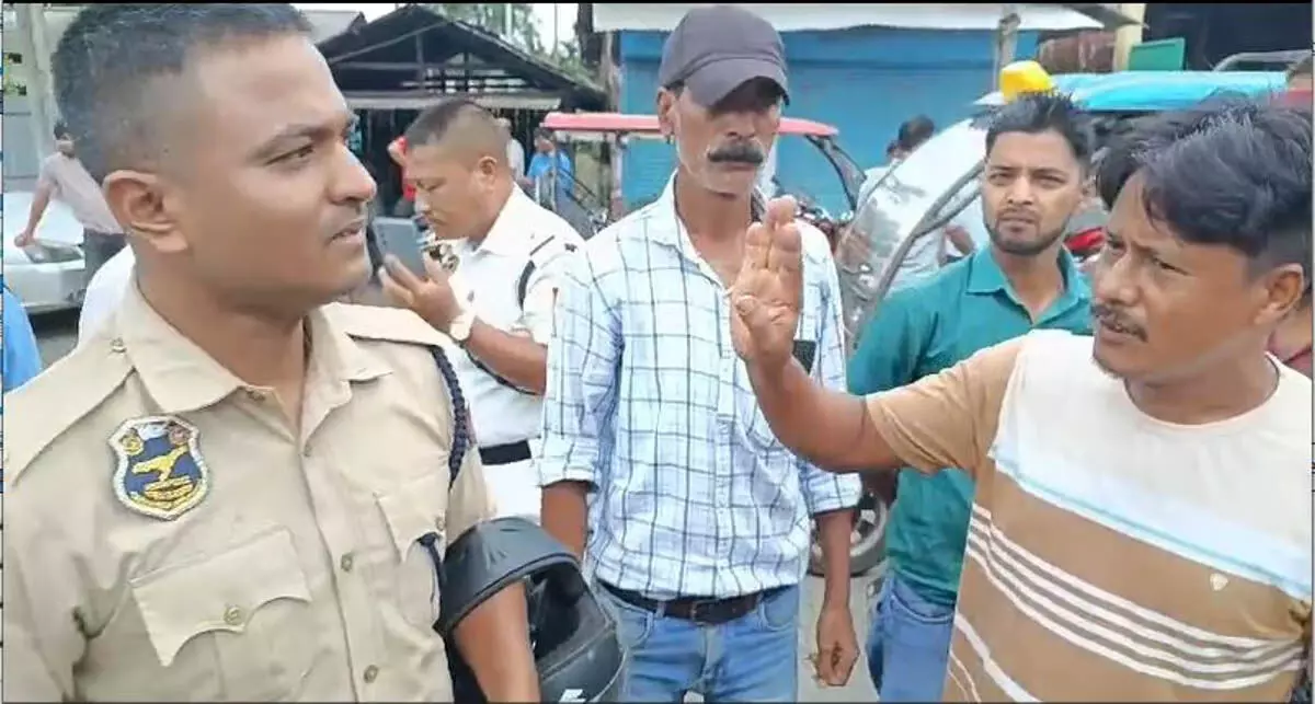 ASSAM NEWS :  अवैध रूप से धन इकट्ठा करने के आरोप में असम पुलिस कर्मी गिरफ्तार