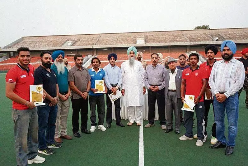 Chandigarh: हॉकी चंडीगढ़ ने ओलंपिक दिवस पर खिलाड़ियों को सम्मानित किया