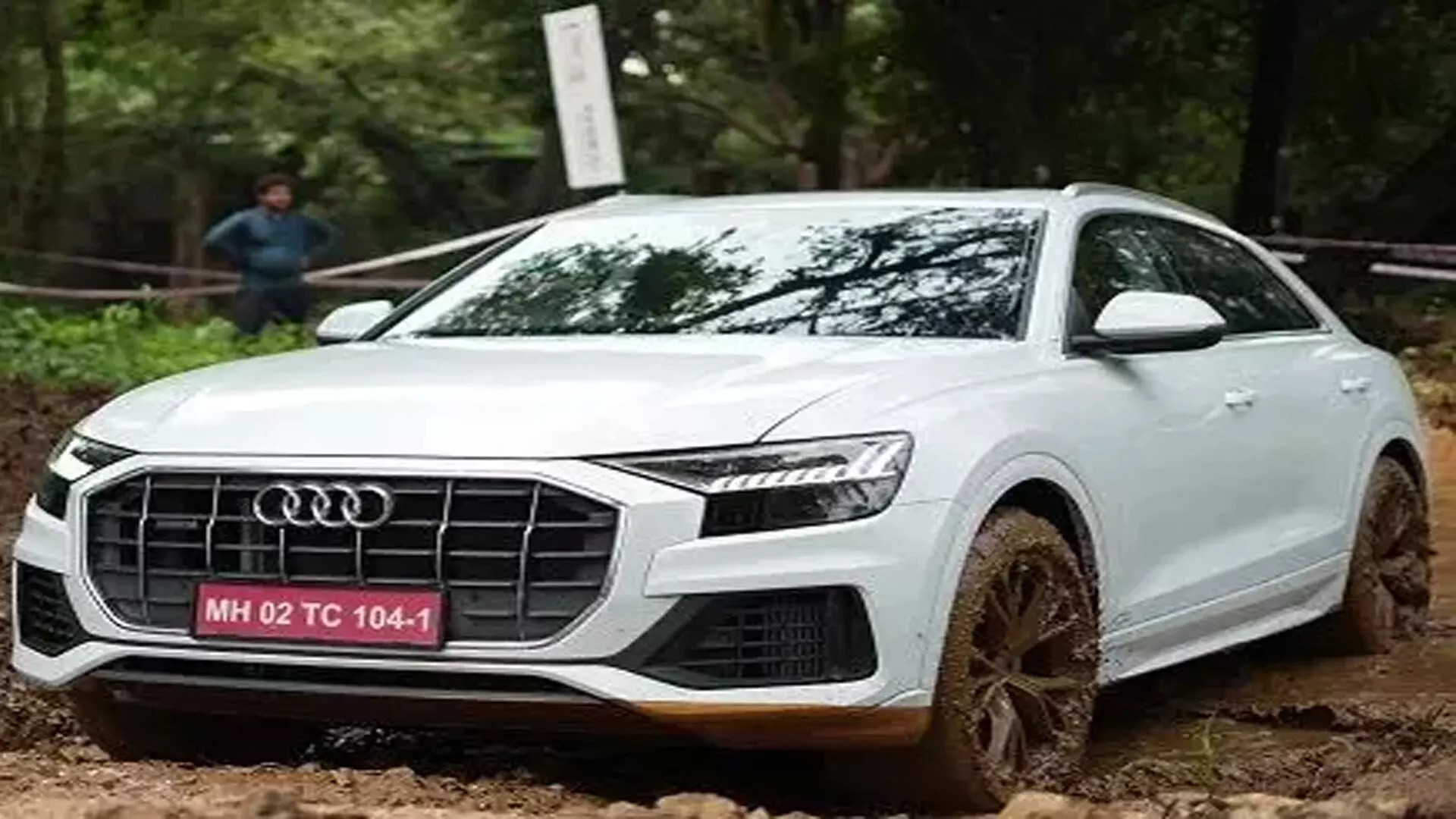 Audi मुंबई वेस्ट के साथ रनवाल ने क्वाट्रो ड्राइव का दूसरा संस्करण लॉन्च किया
