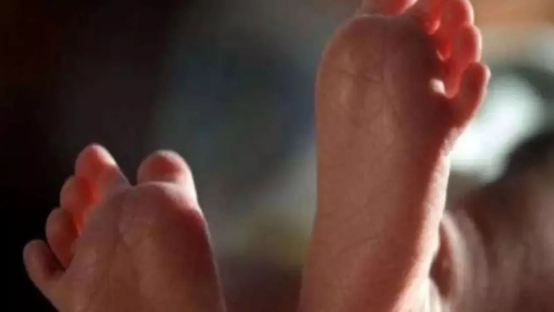 Crime: जन्म के 2 दिन बाद ही जुड़वां बेटियों की हत्या, पिता ने किया कांड
