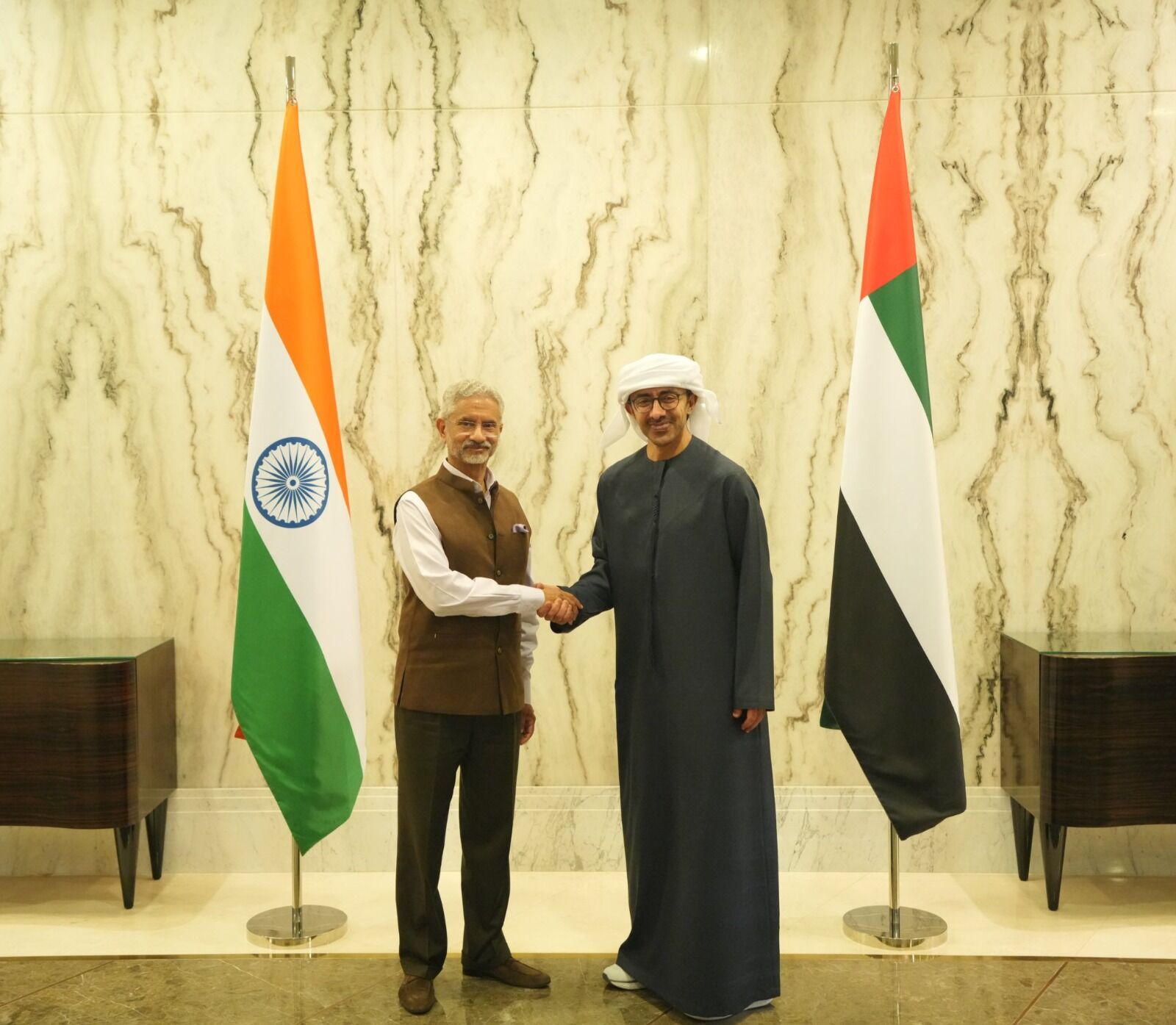 India-UAE के बढ़ते रणनीतिक संबंध, दौरे पर जयशंकर, नवनिर्मित मंदिर के किए दर्शन
