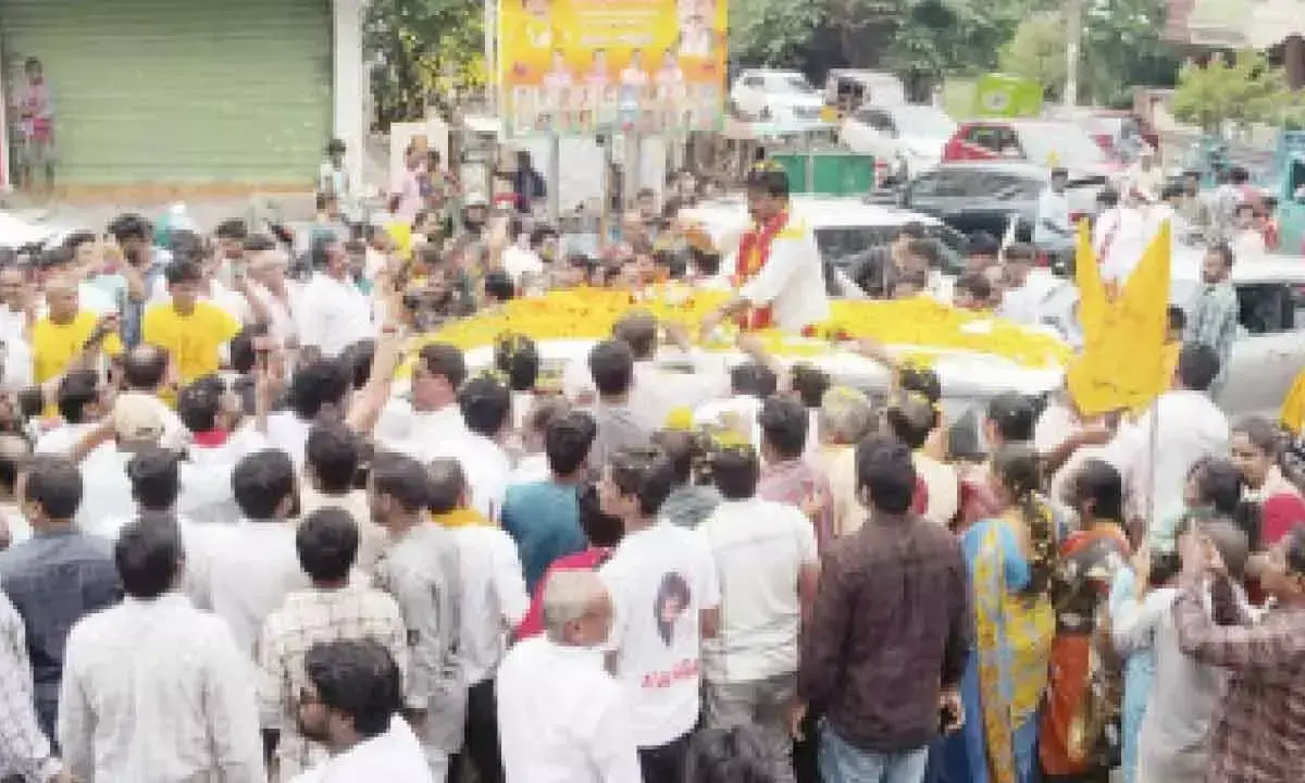 Andhra Pradesh: टीडीपी विधायक कुना रवि कुमार का श्रीकाकुलम में भव्य स्वागत