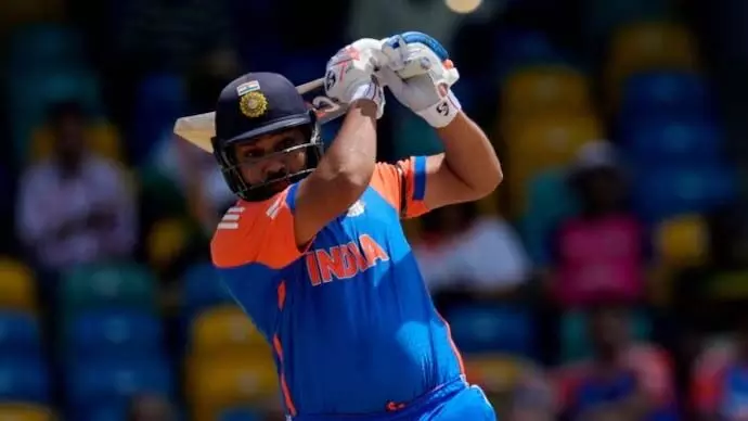 Cricket: रोहित शर्मा ने ऑस्ट्रेलिया के खिलाफ धमाकेदार पारी खेलने के मामले में बाबर आजम को पीछे छोड़ा