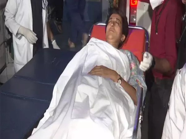 Delhi : अनिश्चितकालीन भूख हड़ताल के कारण AAP नेता आतिशी की तबीयत बिगड़ी, अस्पताल में भर्ती