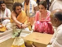 Anants marriage: अनंत की शादी के लिए बाबा विश्वनाथ को दिया ‘सपरिवार’ न्योता