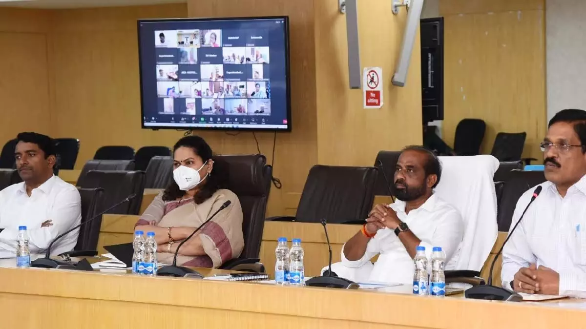 Andhra : स्वास्थ्य मंत्री ने विजयवाड़ा में बीमारी के प्रकोप से निपटने के लिए उपाय बढ़ाने के आदेश दिए