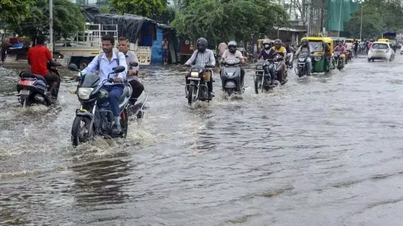 Gujarat : पावागढ़ में मूसलाधार बारिश ने फिल्म बाहुबली जैसा मनमोहक दृश्य पैदा कर दिया