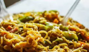 ORIENTAL MAGGI RECIPE : बनाइये टेस्टी बच्चो की फवरोयते ओरिएण्टल मैगी जानिए रेसिपी