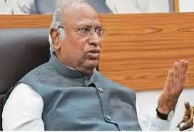 Mallikarjun Kharge: आपातकाल को लेकर मल्लिकार्जुन खरगे का पीएम मोदी को जवाब