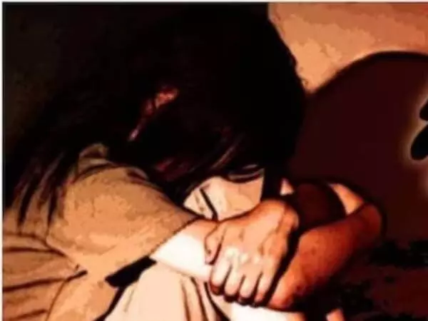 Telangana News: किशोरी का यौन उत्पीड़न, पुलिस ने मामला दर्ज किया
