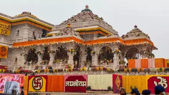 National News: आयोध्या राम मंदिर में   बारिश के बाद छत पर भारी रिसाव