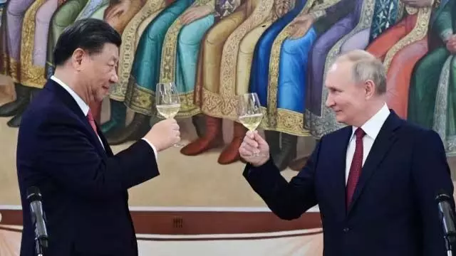 World News: यूरोप ने चीन पर रूस को युद्ध के लिए हथियार देने का लगाया    आरोप