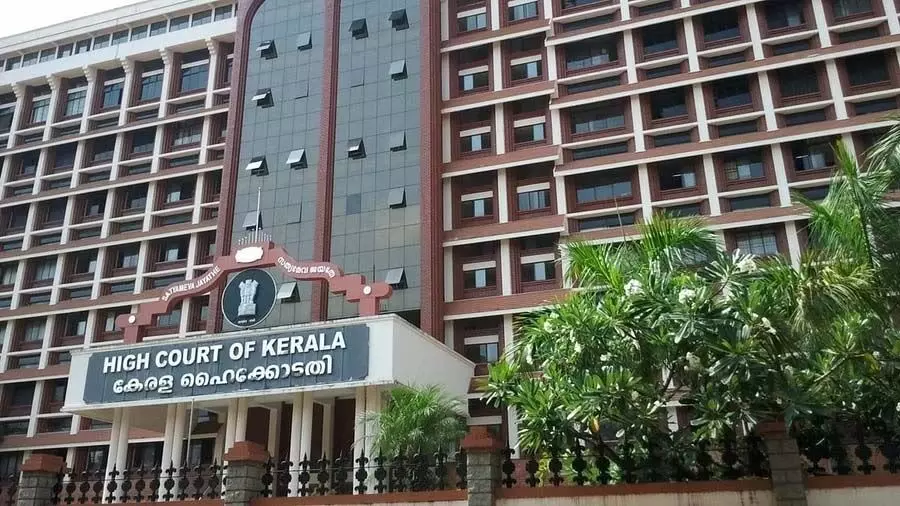 Kochi: केरल हाईकोर्ट ने 2022 RSS नेता हत्या मामले में 17 आरोपी PFI सदस्यों को जमानत दी