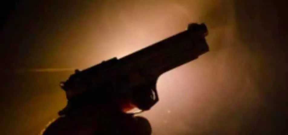 Muzaffarpur: लूटपाट पर विरोध कर रही महिला को बदमाशों ने मारी गोली