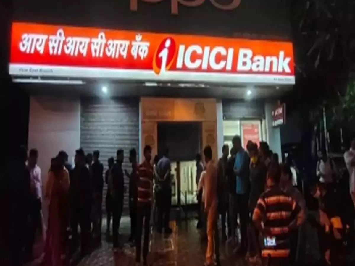 ICICI Bank ; आईसीआईसीआई बैंक बाजार पूंजीकरण  पार छठी भारतीय कंपनी