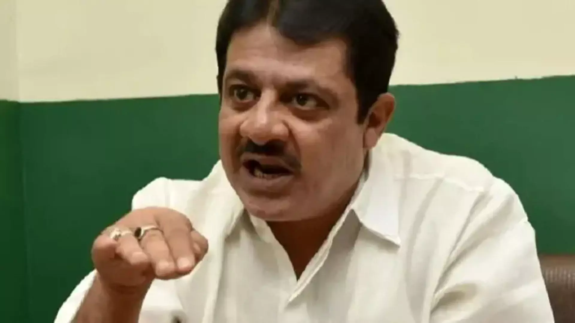 Karnataka: वन मंत्री को मुसलमानों के लिए सिर झुकाकर काम करना होगा- मंत्री ज़मीर अहमद
