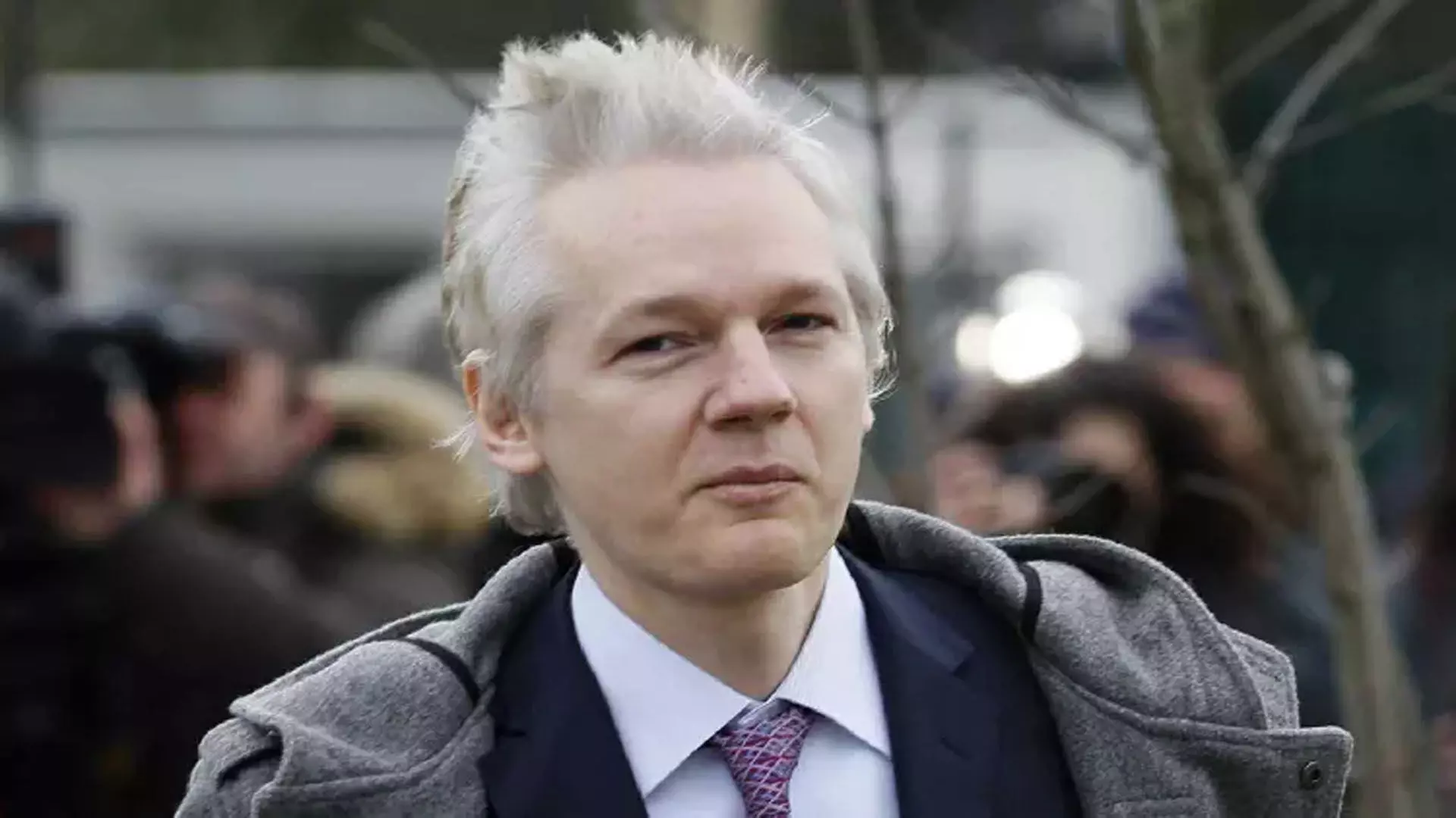 WikiLeaks के संस्थापक जूलियन असांजे ने जेल से रिहा होते ही छोड़ा ब्रिटेन