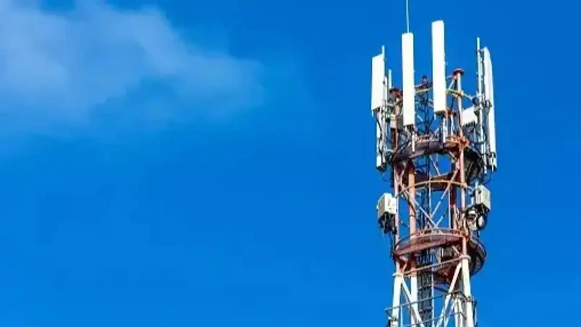 5G spectrum: दूरसंचार कंपनियों ने पहले दिन करीब 11,000 करोड़ रुपये की बोलियां लगाईं