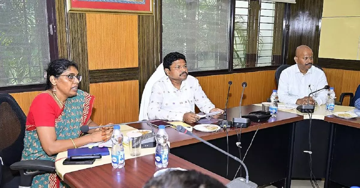 Odisha के स्वास्थ्य मंत्री ने राष्ट्रीय स्वास्थ्य मिशन की समीक्षा बैठक की