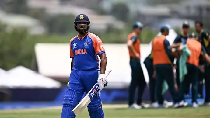Cricket: एडम गिलक्रिस्ट ने टी20 विश्व कप में प्रेरणादायी रोहित शर्मा की तारीफ की