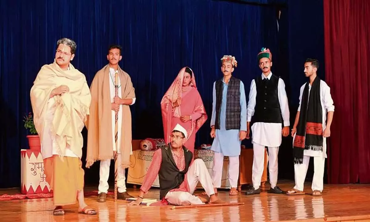 HIMACHAL NEWS: हिंदी नाट्य स्पर्धा में डुरंट के कलाकारों की जीत