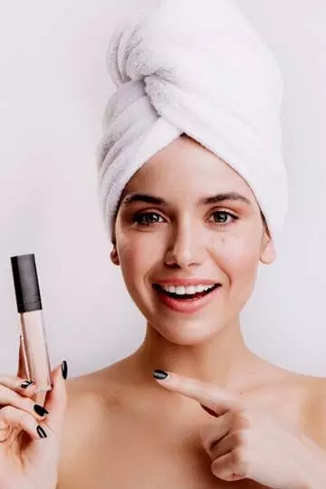 Makeup Tips: मेकअप से पहले जरूरी होता है प्राइमर लगाना, इस्तेमाल का सही तरीका