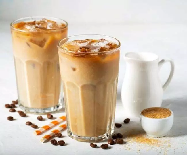 Cold Coffee : कोल्ड कॉफ़ी  से लगाव है तो आज ही जानिए गंभीर नुकसान