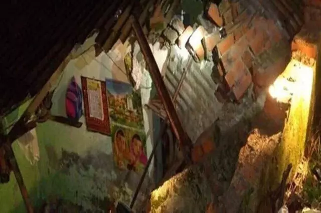 Karnataka News: कर्नाटक के एक परिवार में दीवार गिरने से चार लोगो की मौत