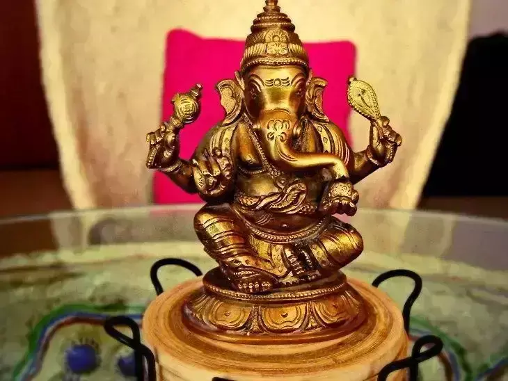 Lord Ganesha Mantra : बुधवार को करें इन मंत्रों का जाप,  भगवान गणेश होगी कृपा