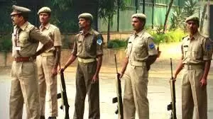 Punjab News: मानसिक रूप से विक्षिप्त व्यक्ति ने पुलिस स्टेशन पर किया हमला