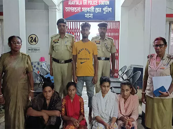 Tripura: अगरतला रेलवे स्टेशन पर 4 बांग्लादेशी महिलाएं और 1 भारतीय गिरफ्तार