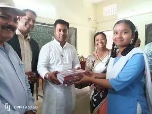 School में शाला प्रवेशोत्सव का आयोजन