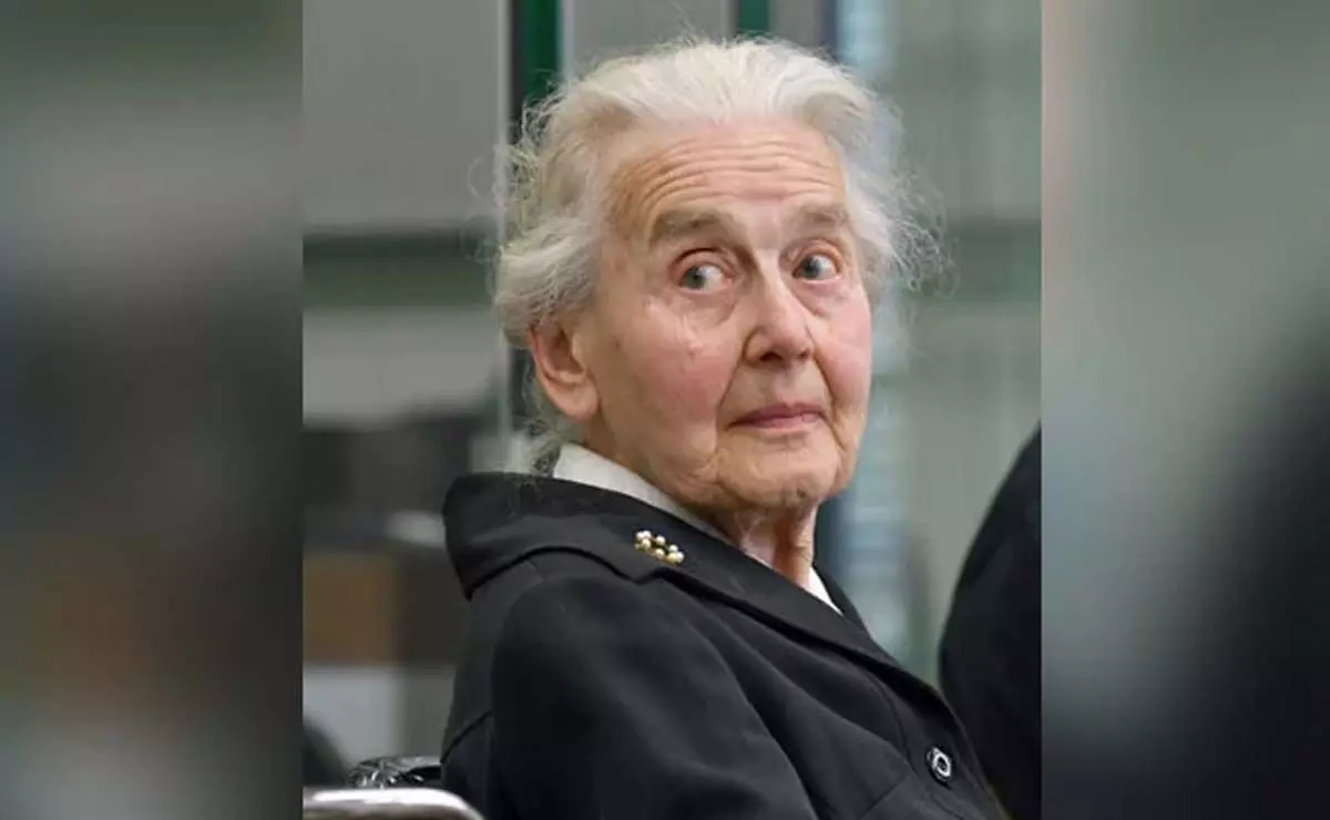 Nazi grandma 95 वर्षीय को नरसंहार से इनकार करने के लिए ठहराया दोषी